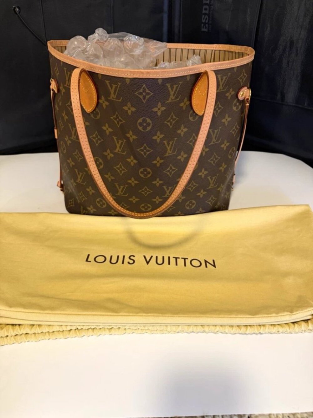 Louis Vuitton NEVERFULL MM Tote Bag Medium w/ Detachable Pouch & Dust Bag.